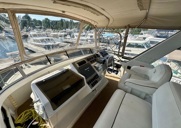 Carver 355-AFT-CABIN image