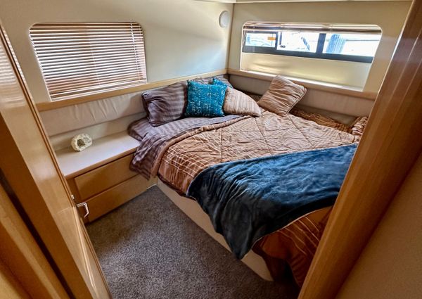 Carver 355-AFT-CABIN image