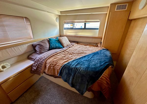 Carver 355-AFT-CABIN image