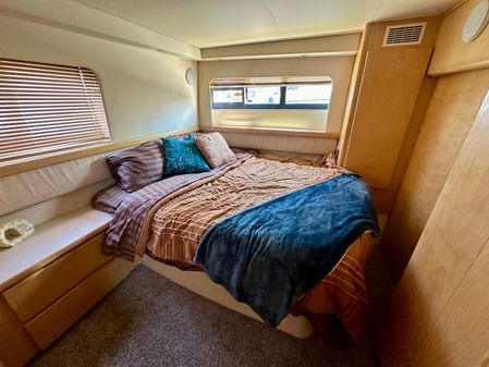 Carver 355-AFT-CABIN image