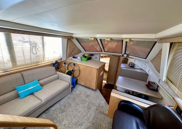 Carver 355-AFT-CABIN image