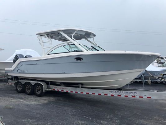 Robalo R317 Dual Console - main image