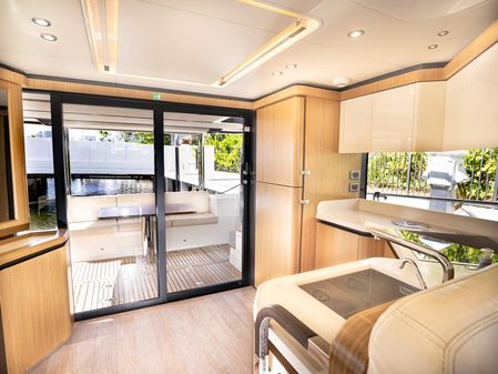 Absolute 52 Navetta image