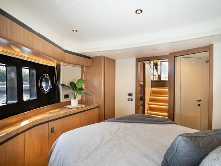 Absolute 52 Navetta image