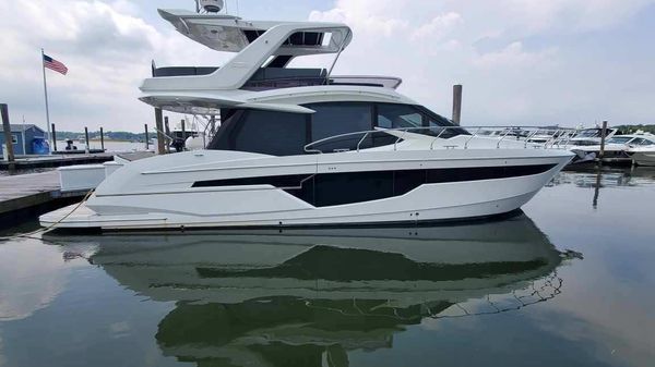 Galeon 500 Fly