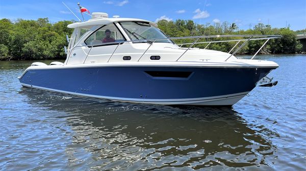 Pursuit OS 325 Offshore