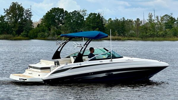 Sea Ray 240 Sundeck 