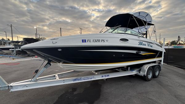 Sea Ray 260 Bow Rider 