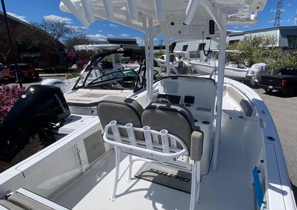 Sea-pro 222-CENTER-CONSOLE image