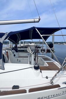 Beneteau Oceanis 31 image