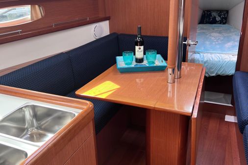 Beneteau Oceanis 31 image