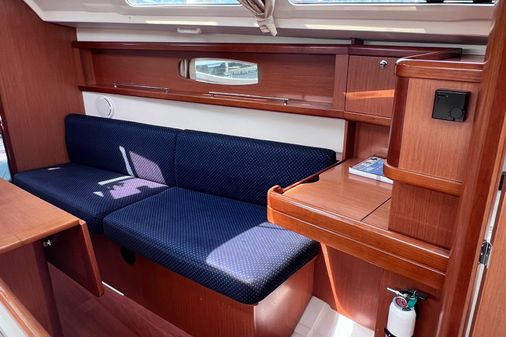 Beneteau Oceanis 31 image