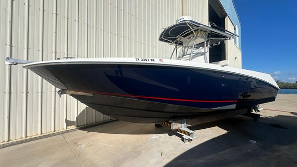 Boston Whaler 270 Outrage 