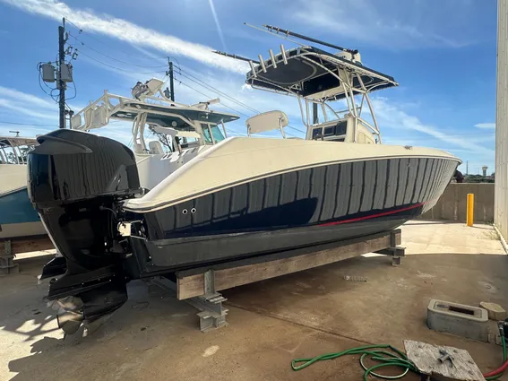 Boston Whaler 270 Outrage image