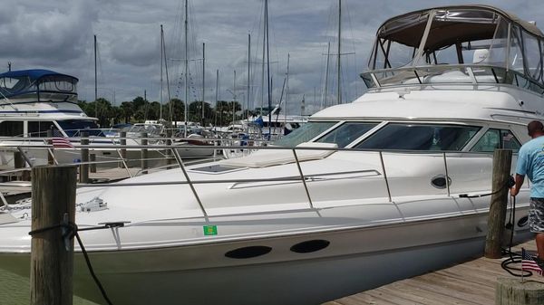 Sea Ray 400 Sedan Bridge 
