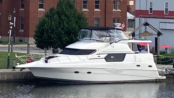 Silverton 453 Motor Yacht 