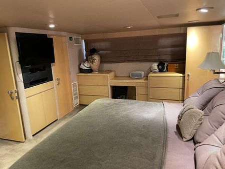 Broward Raised Pilothouse image