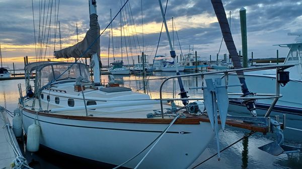 Cape Dory CD 36