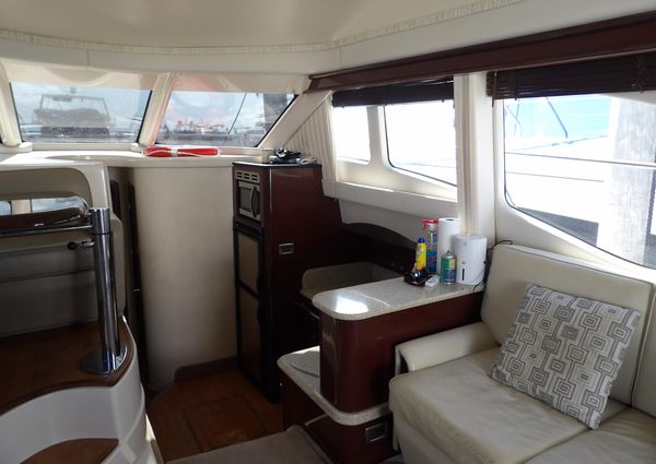 Sea Ray 44 Sedan Bridge image