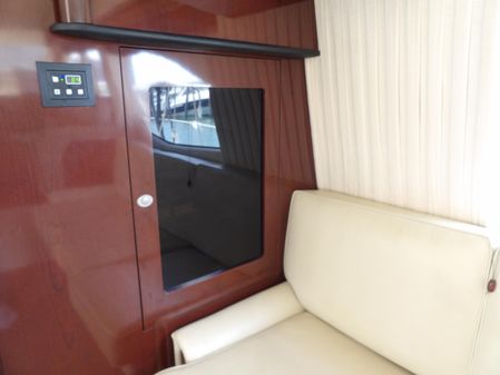 Sea Ray 44 Sedan Bridge image