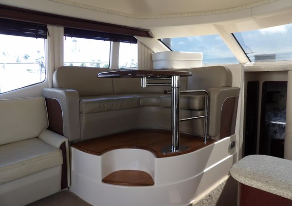 Sea Ray 44 Sedan Bridge image