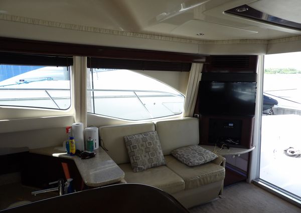 Sea Ray 44 Sedan Bridge image