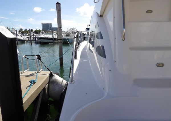 Sea Ray 44 Sedan Bridge image