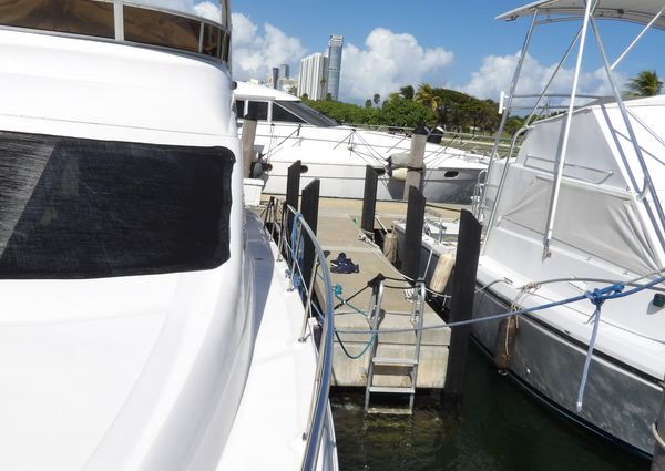 Sea Ray 44 Sedan Bridge image