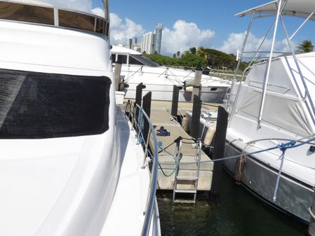 Sea Ray 44 Sedan Bridge image