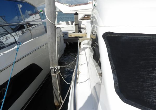 Sea Ray 44 Sedan Bridge image