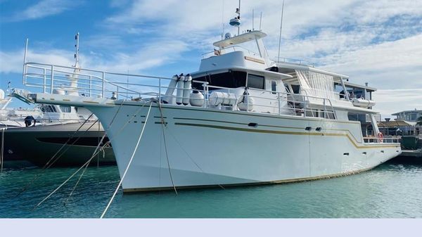 Explorer Motor Yachts 28M