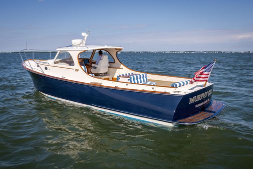 Hinckley Picnic Boat Classic image