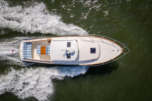 Hinckley Picnic Boat Classic image