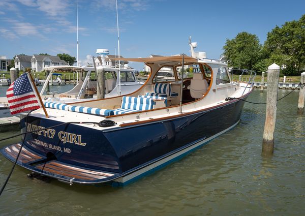 Hinckley Picnic Boat Classic image