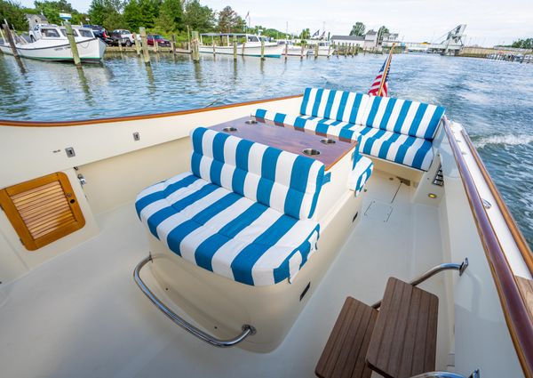 Hinckley Picnic Boat Classic image