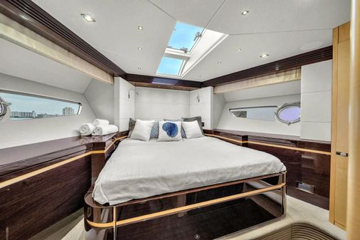 Sunseeker 68 Sport Yacht image