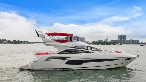 Sunseeker 68 Sport Yacht 