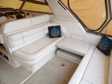 Sea Ray 330 Sundancer image