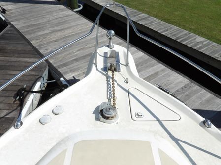 Sea Ray 330 Sundancer image