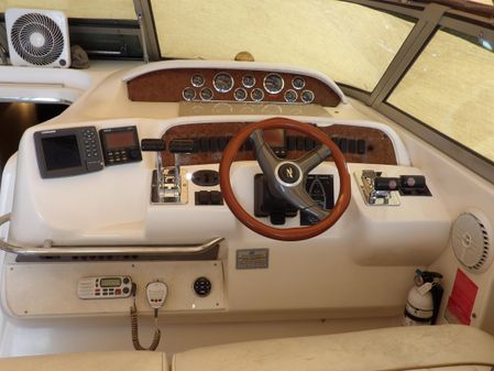 Sea Ray 330 Sundancer image