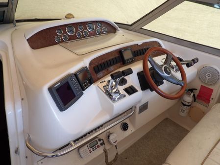 Sea Ray 330 Sundancer image