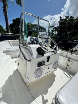 Boston-whaler DAUNTLESS-16 image