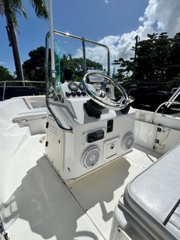 Boston-whaler DAUNTLESS-16 image