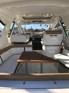 Sea Ray Sundancer 350 image