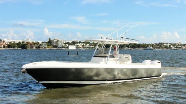 Intrepid 327 Center Console