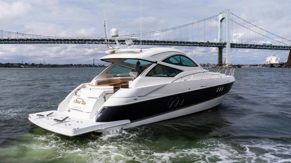 Cruisers Yachts 520 Sports Coupe image