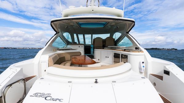 Cruisers Yachts 520 Sports Coupe image