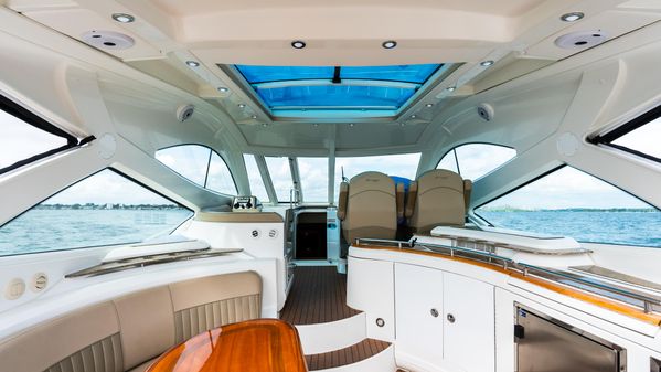 Cruisers Yachts 520 Sports Coupe image