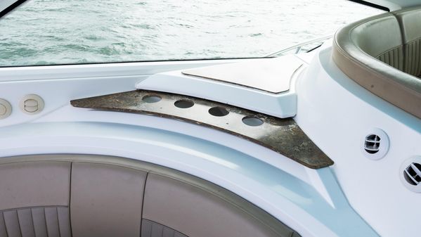 Cruisers Yachts 520 Sports Coupe image