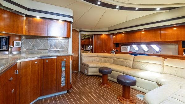 Cruisers Yachts 520 Sports Coupe image